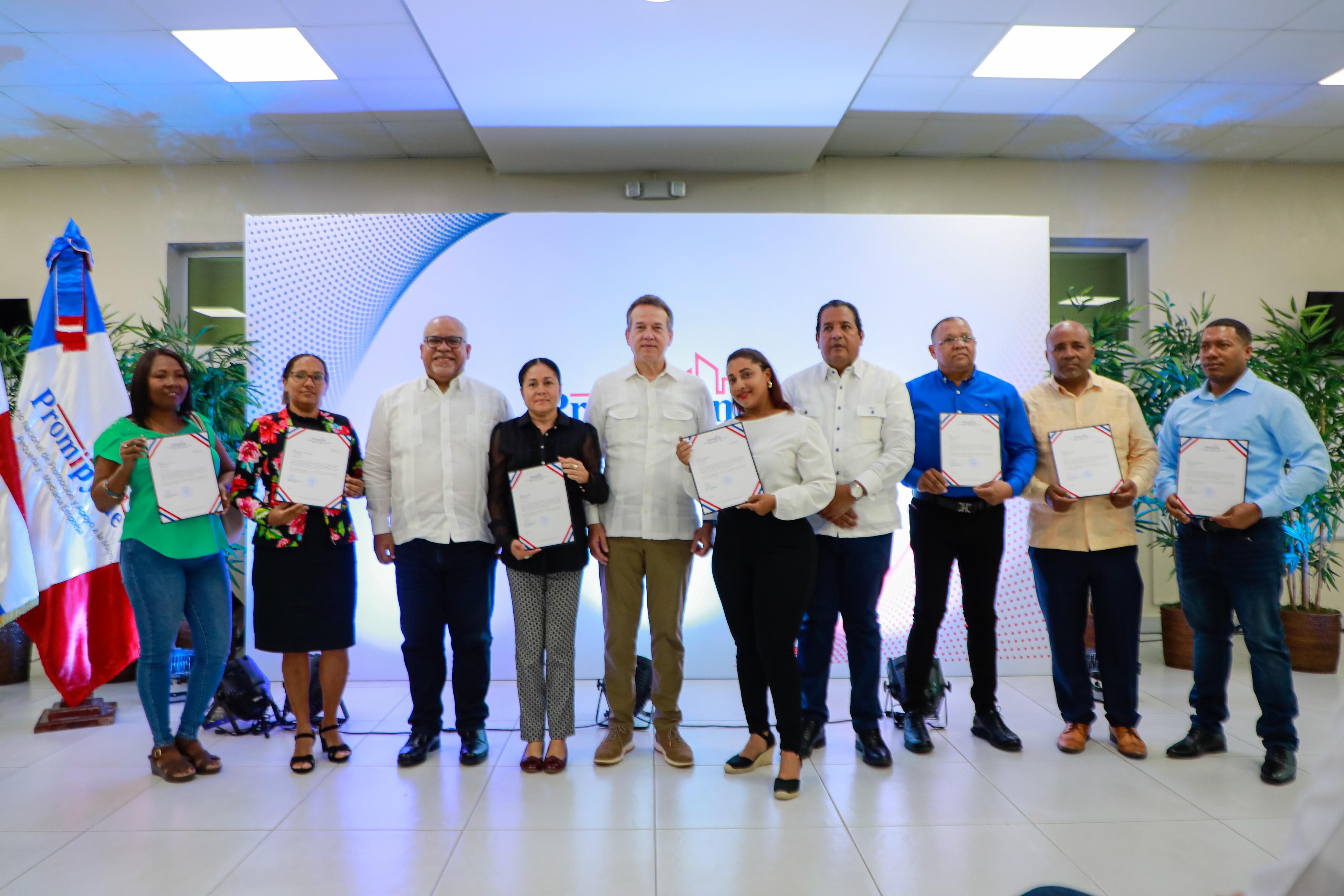 PROMIPYME Entrega RD$100 millones en créditos a 225 micro y pequeños empresarios en La Altagracia